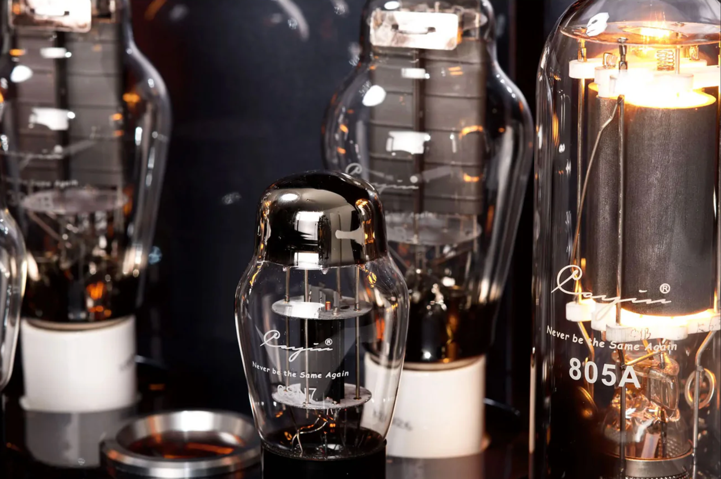 Cayin Cayin CS-805A SET Integrated Valve Amplifier. Close up of valves