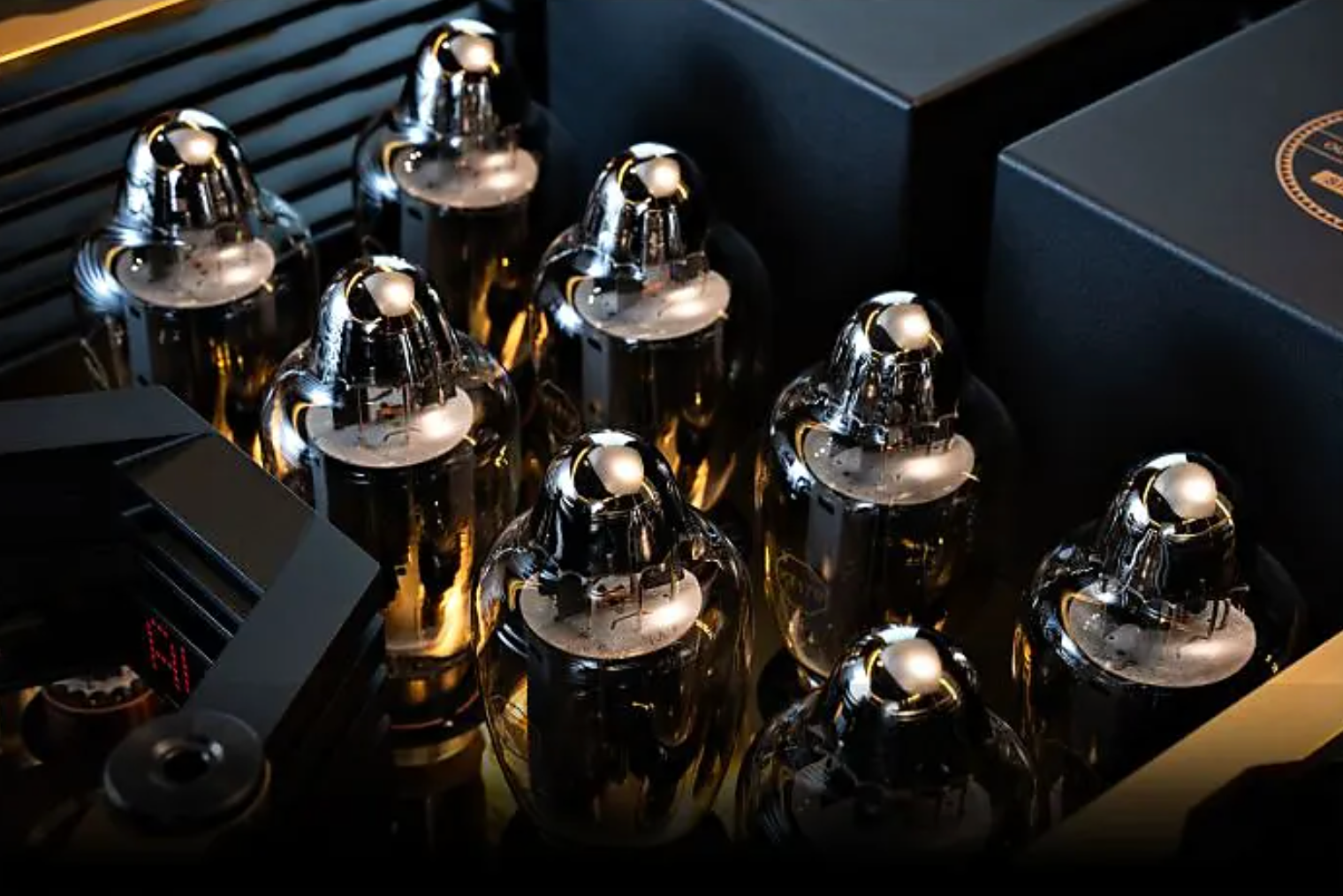Cayin Pearl 30i 30th Anniversary Tube Amplifier, tubes close up