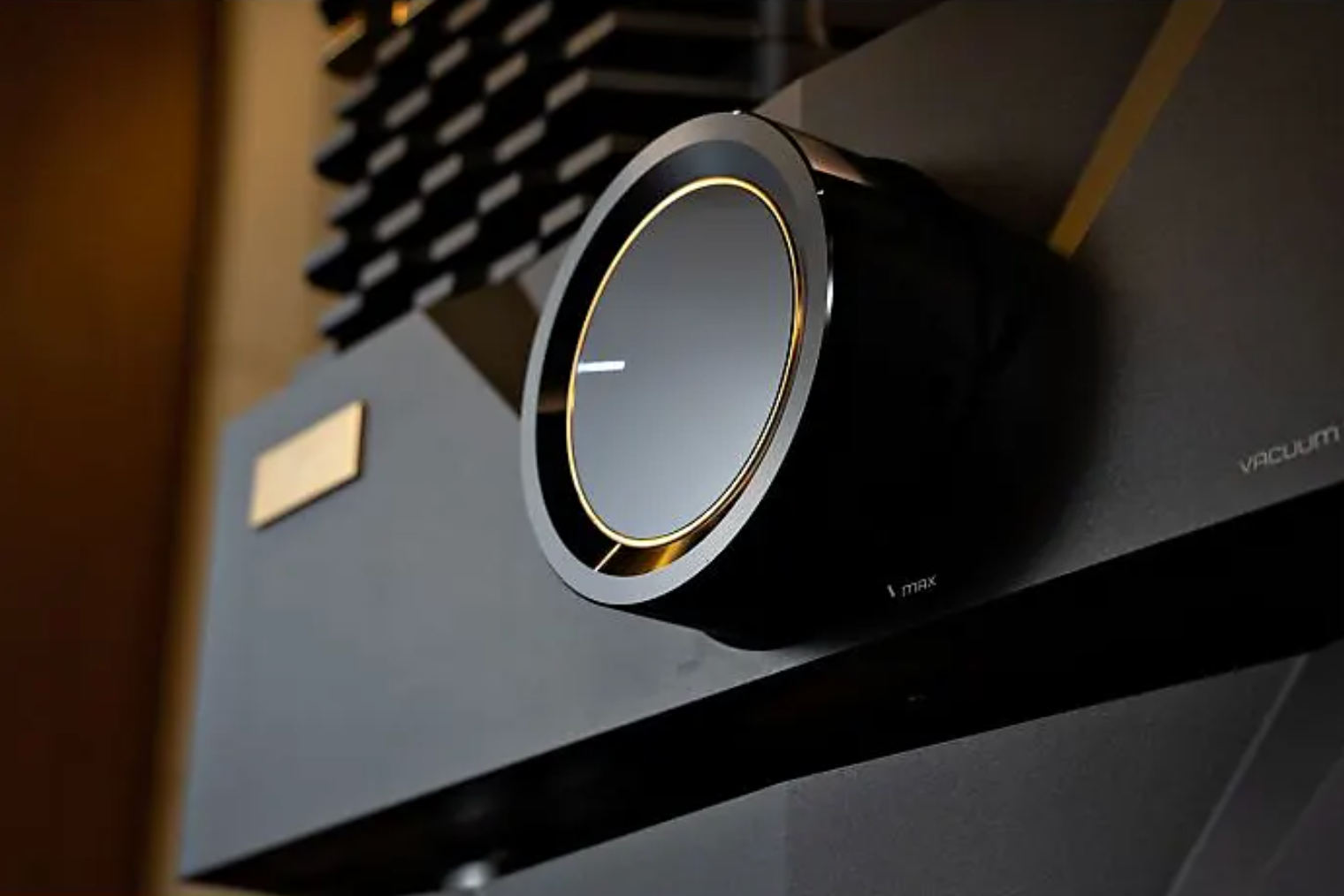 Cayin Pearl 30i 30th Anniversary Tube Amplifier, dial