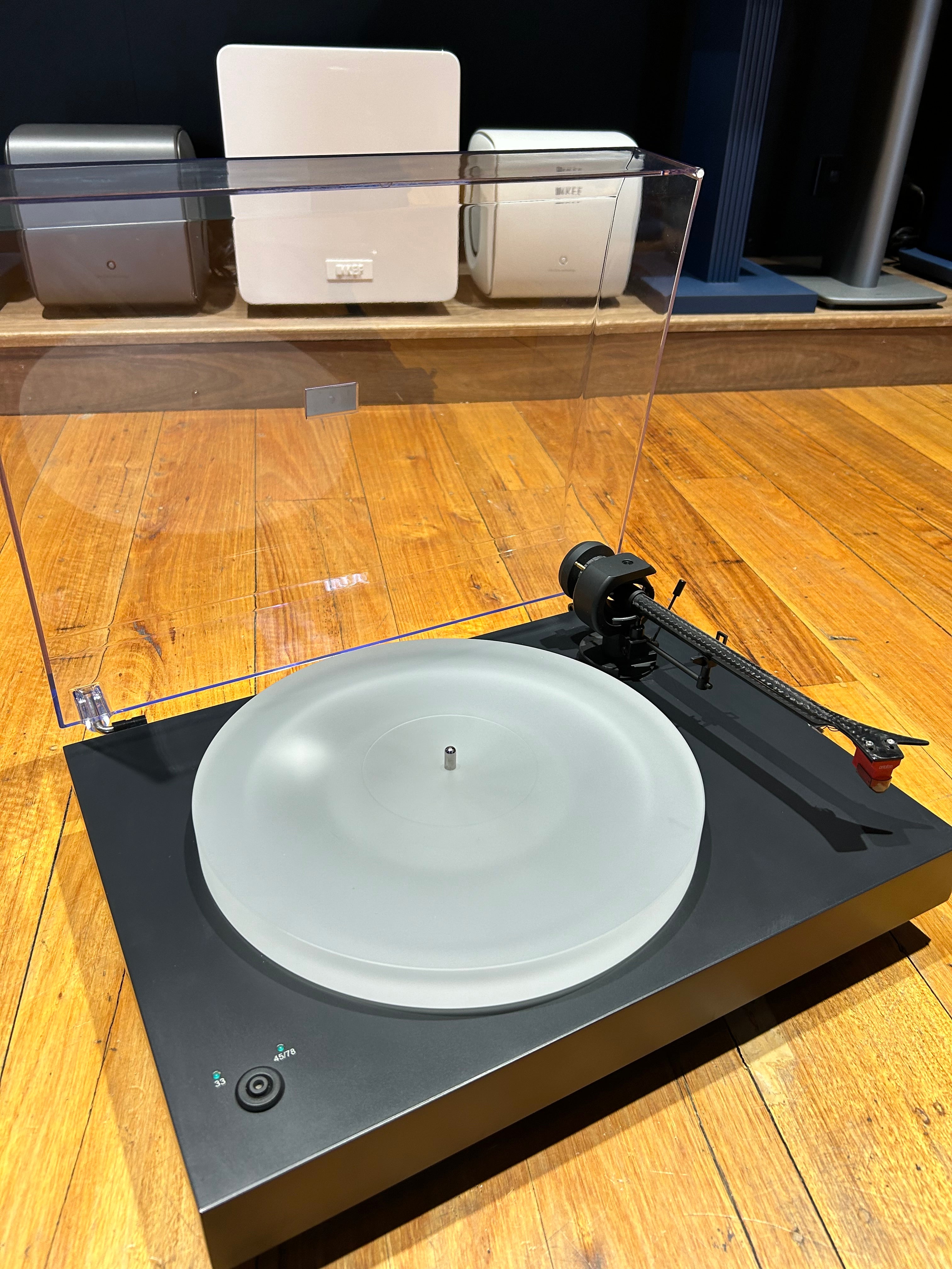 ProJect X1 Turntable - Satin Black - Open Box