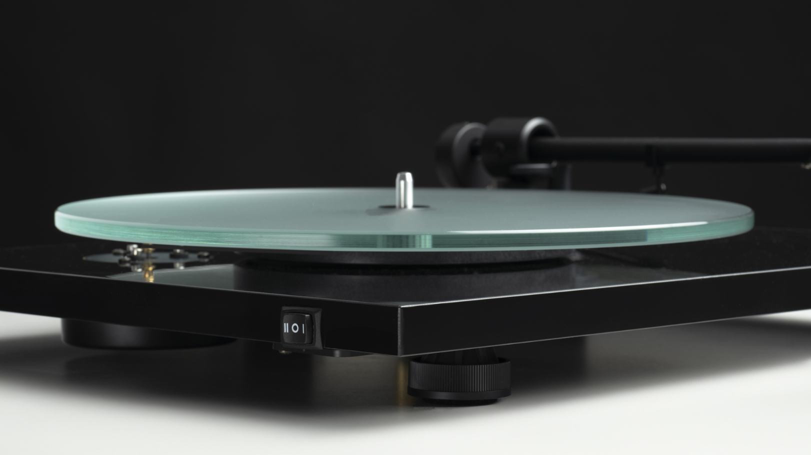 ProJect T1 EVO Phono Turntable with Ortofon OM 10 Cartridge. Platter and on/off switch