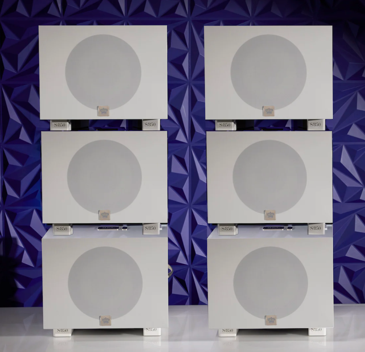 REL S/850 Subwoofer in white, six with grille