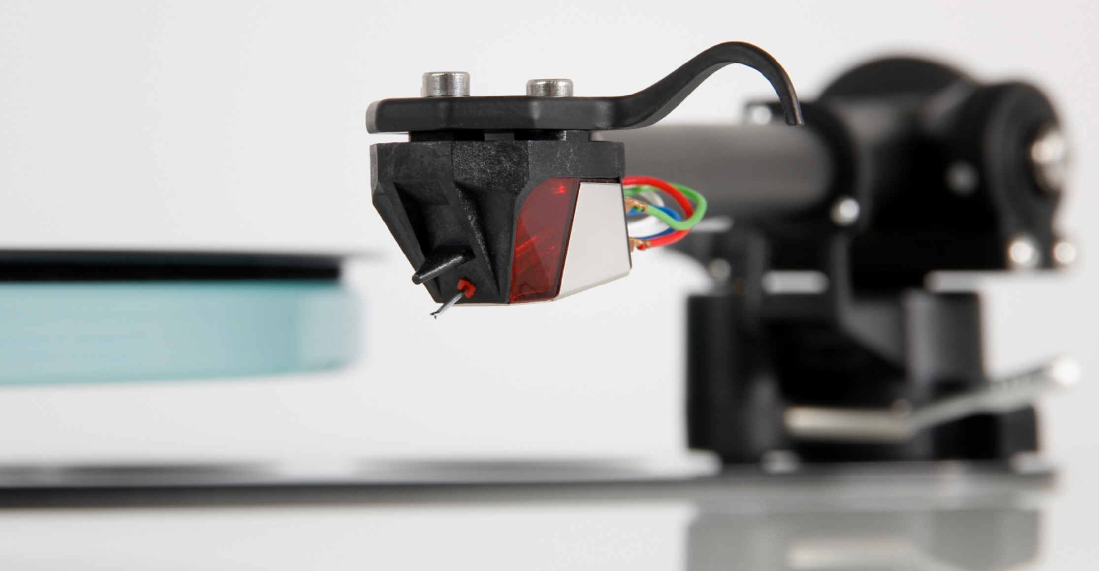 Rega Nd 3 Neodymium MM Cartridge, mounted, front and side image