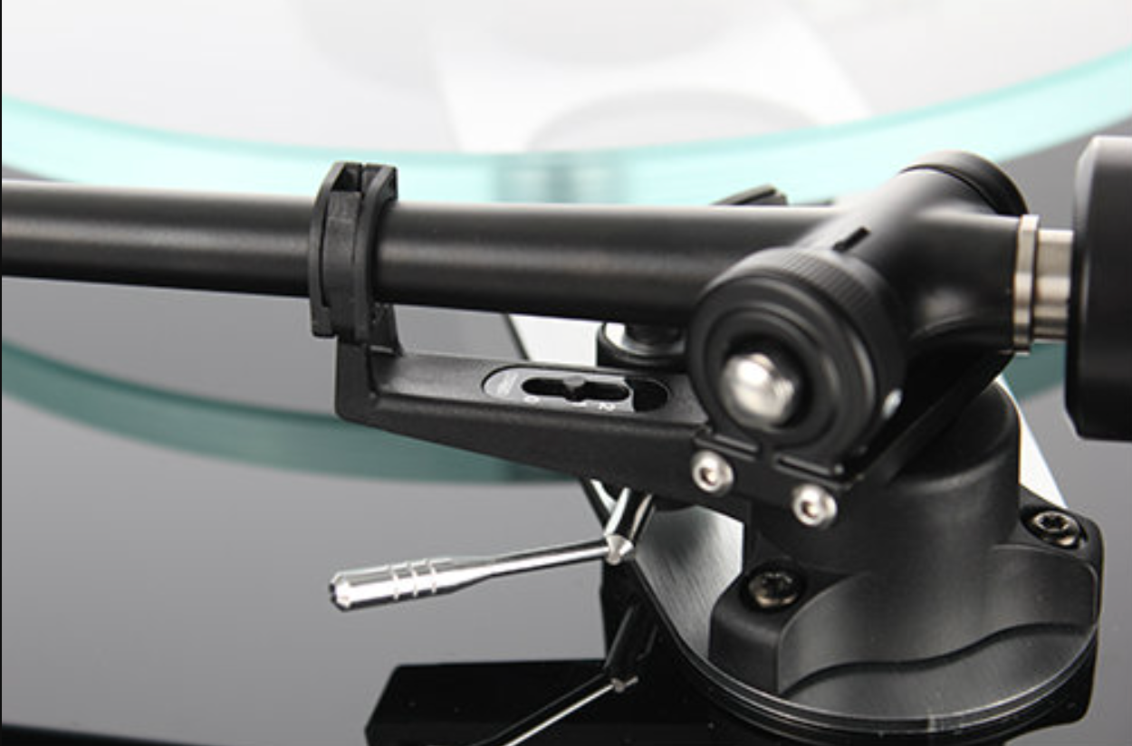 Rega Planar 3 Turntable tonearm closeup