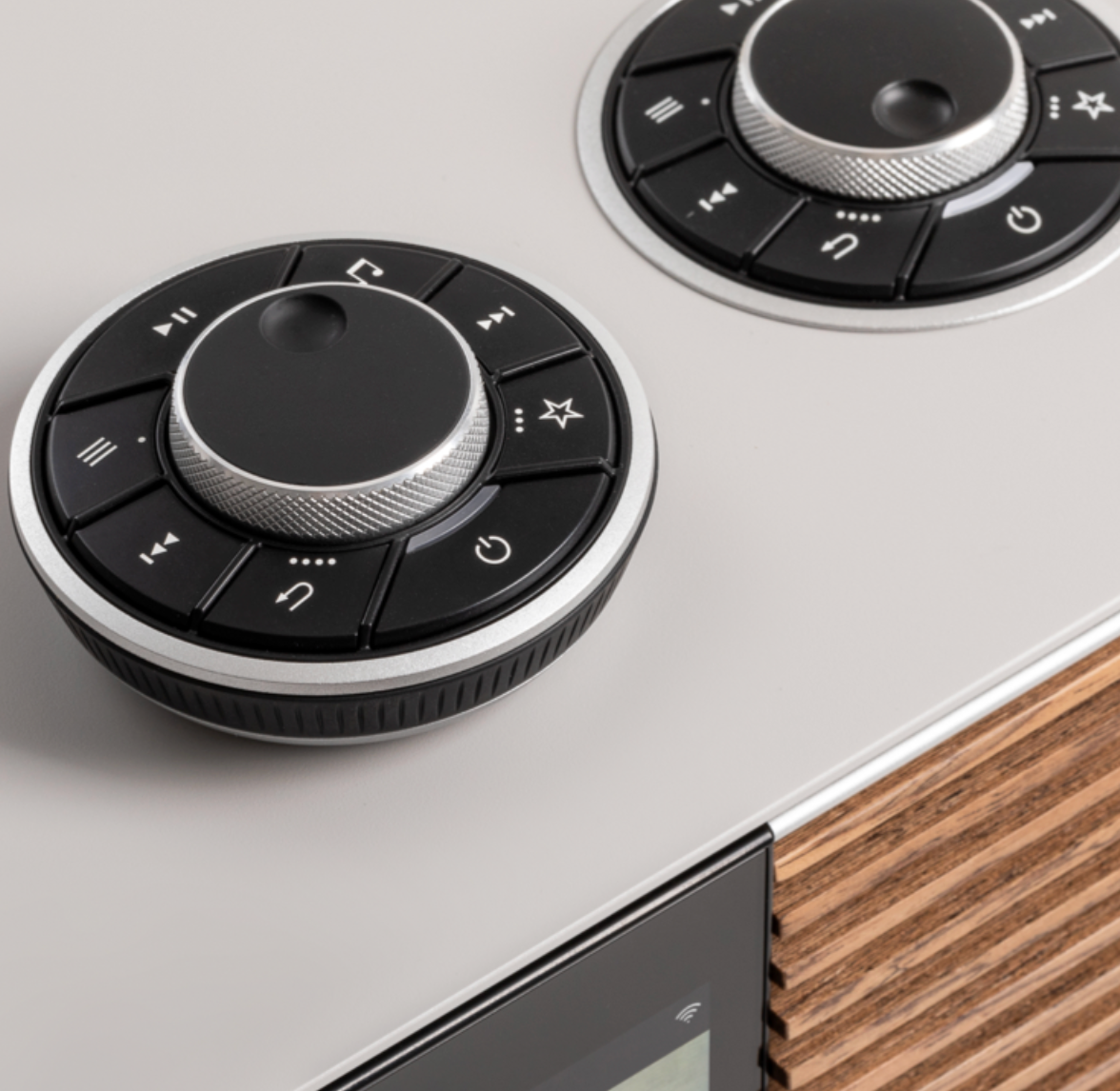 Ruark Audio R810 Hi Fidelity Radiogram, dials