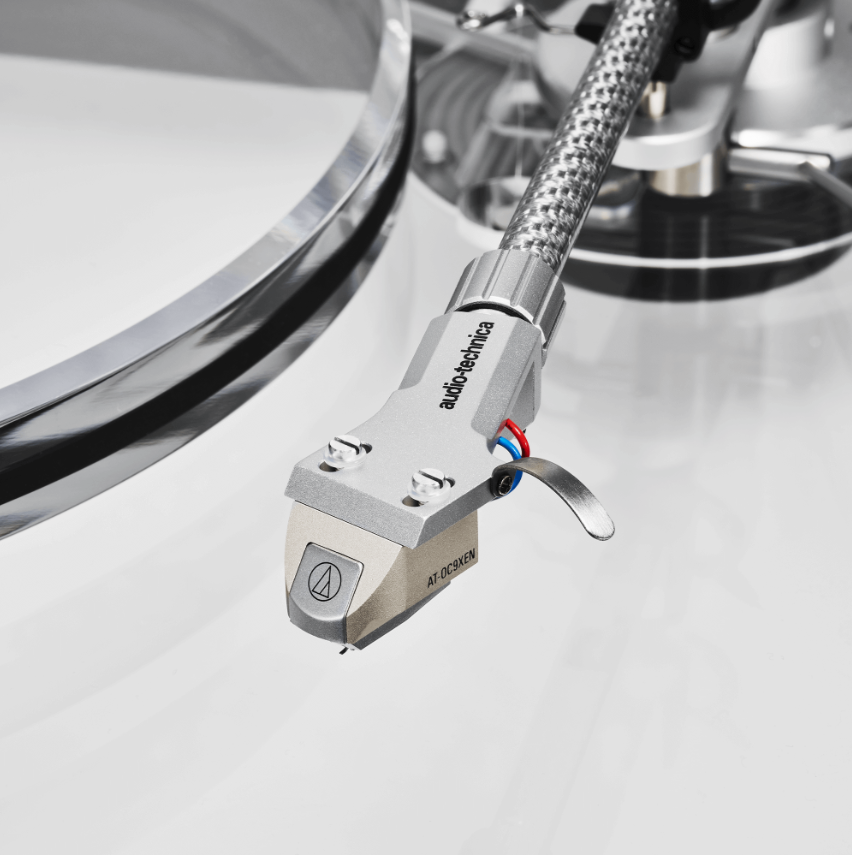 Audio Technica AT-LPA2 Belt Driven Turntable, cartridge closeup