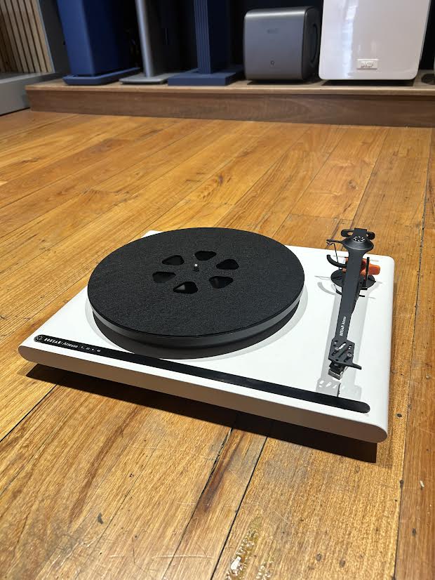 Roksan Attessa Turntable White - Open Box