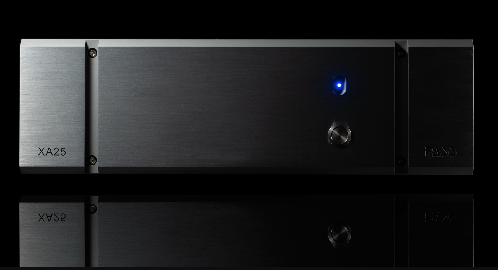 Pass Labs XA25 Stereo Amplifier, silver front