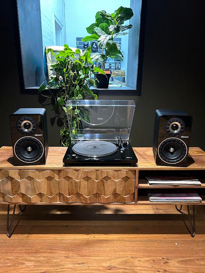The Gloss Black Turntable Pack