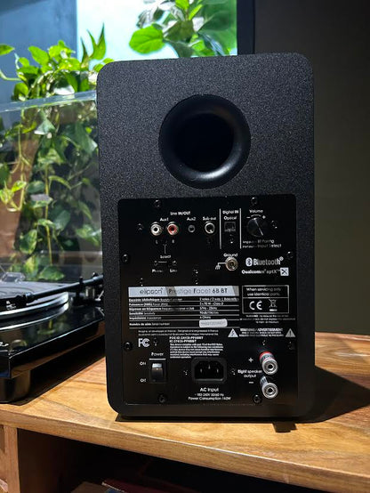 The Gloss Black Turntable Pack