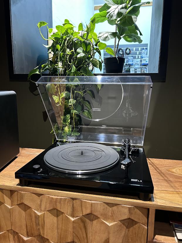 The Gloss Black Turntable Pack