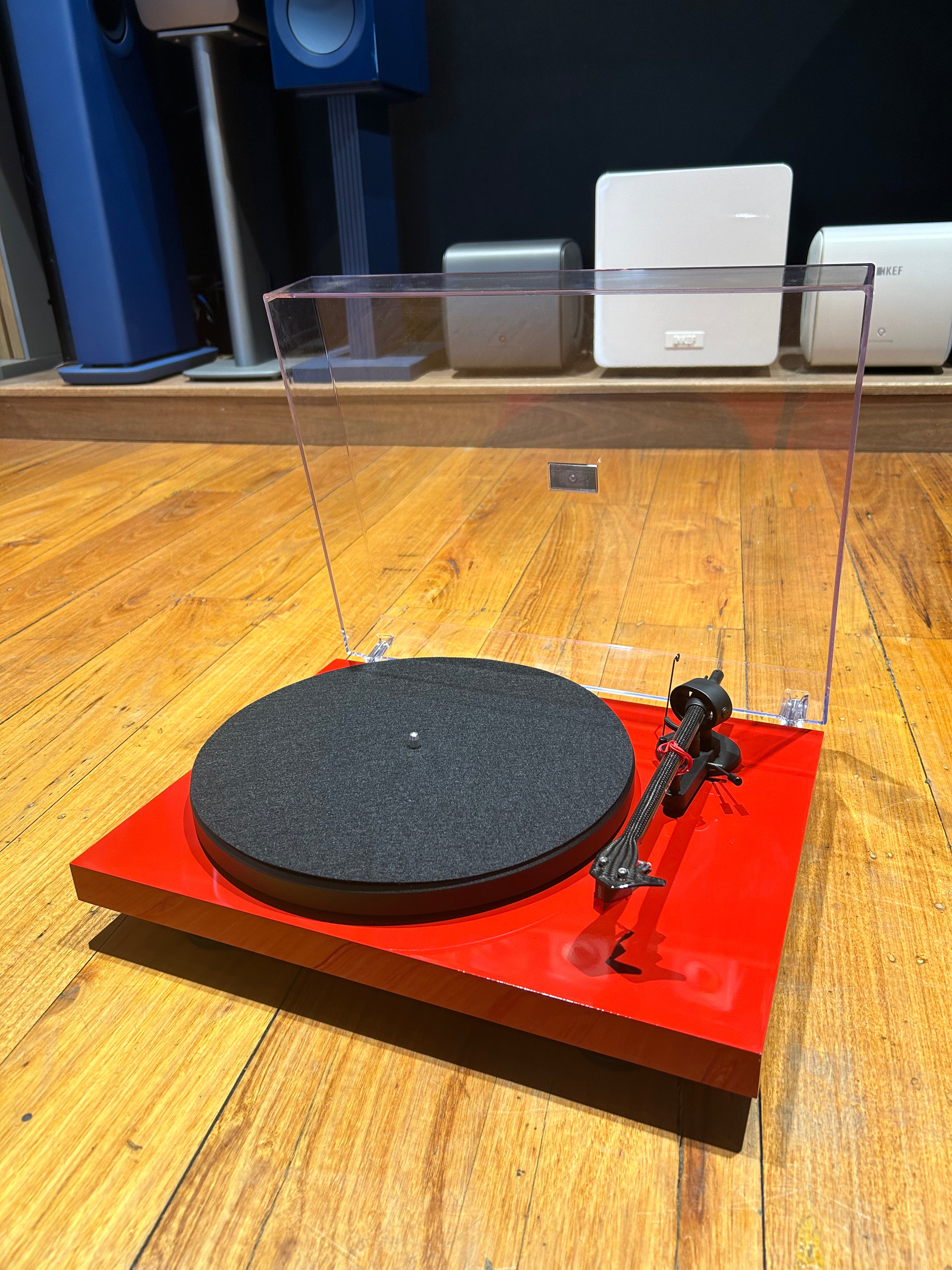 ProJect Debut Carbon EVO Turntable (High Gloss Red) with Ortofon 2M Red Cartridge