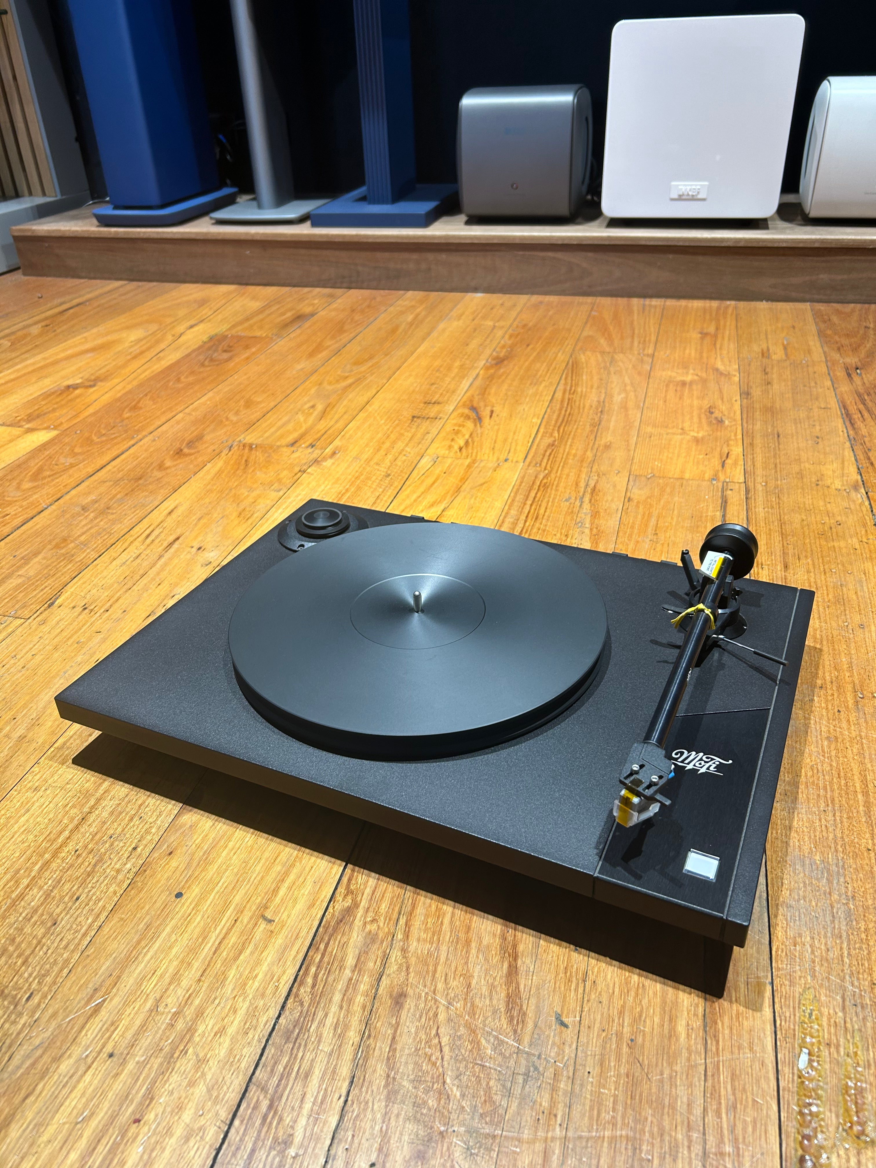 Mobile Fidelity Studiodeck Foundation Turntable + StudioTracker Cartridge (ex-demo)