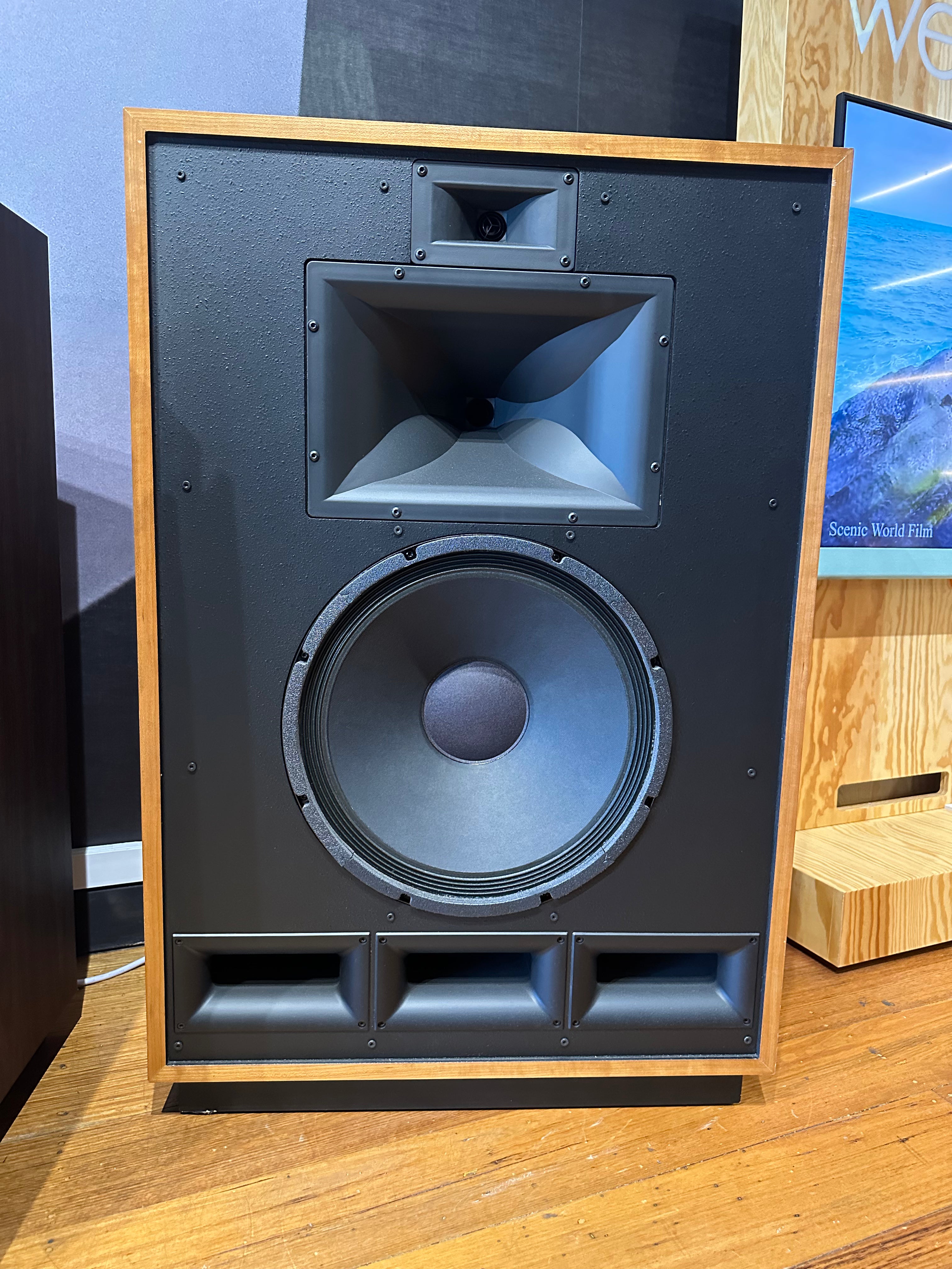 Klipsch Cornwall IV Floorstanding Speakers (ex-display)