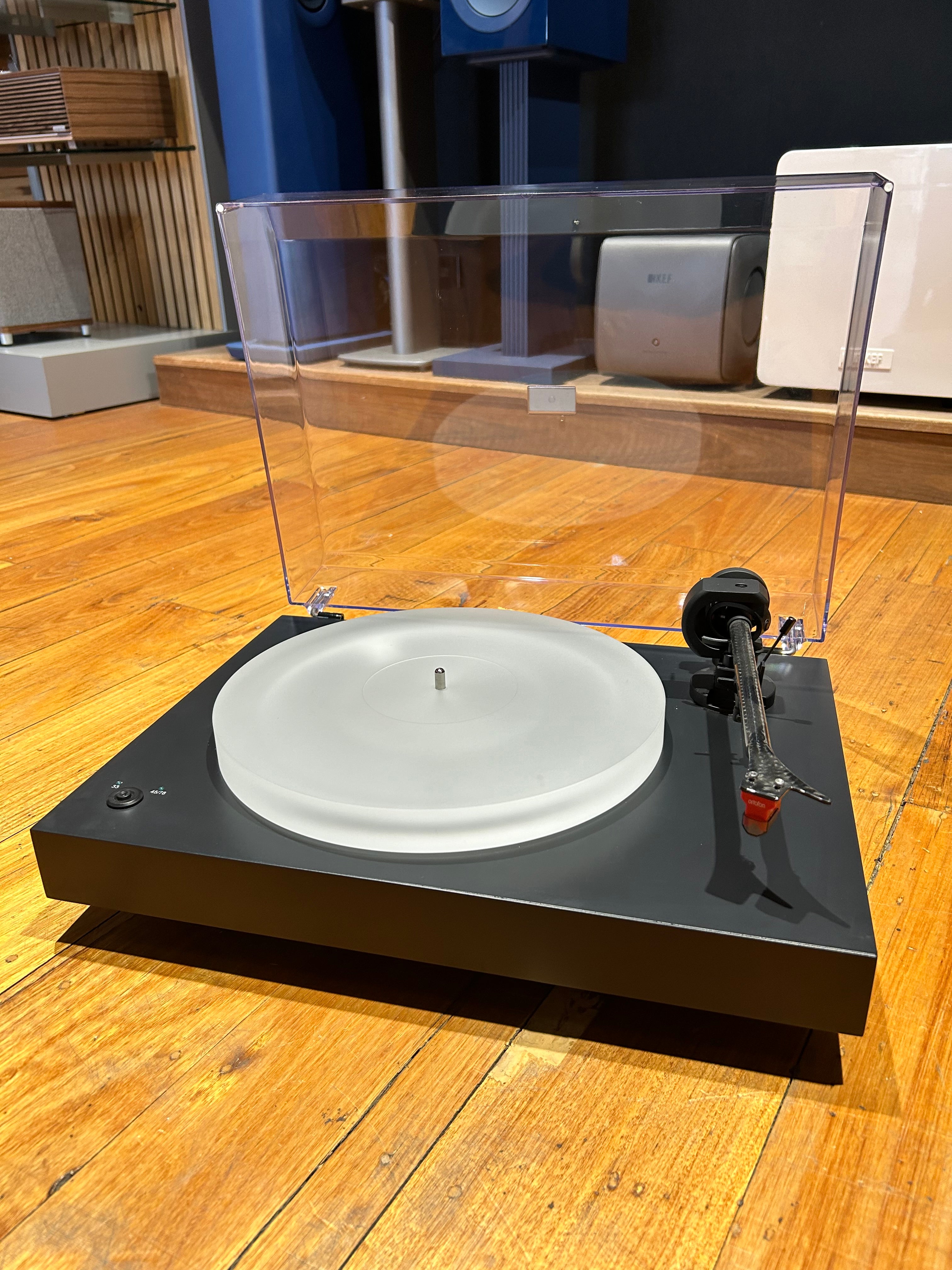 ProJect X1 Turntable - Satin Black - Open Box