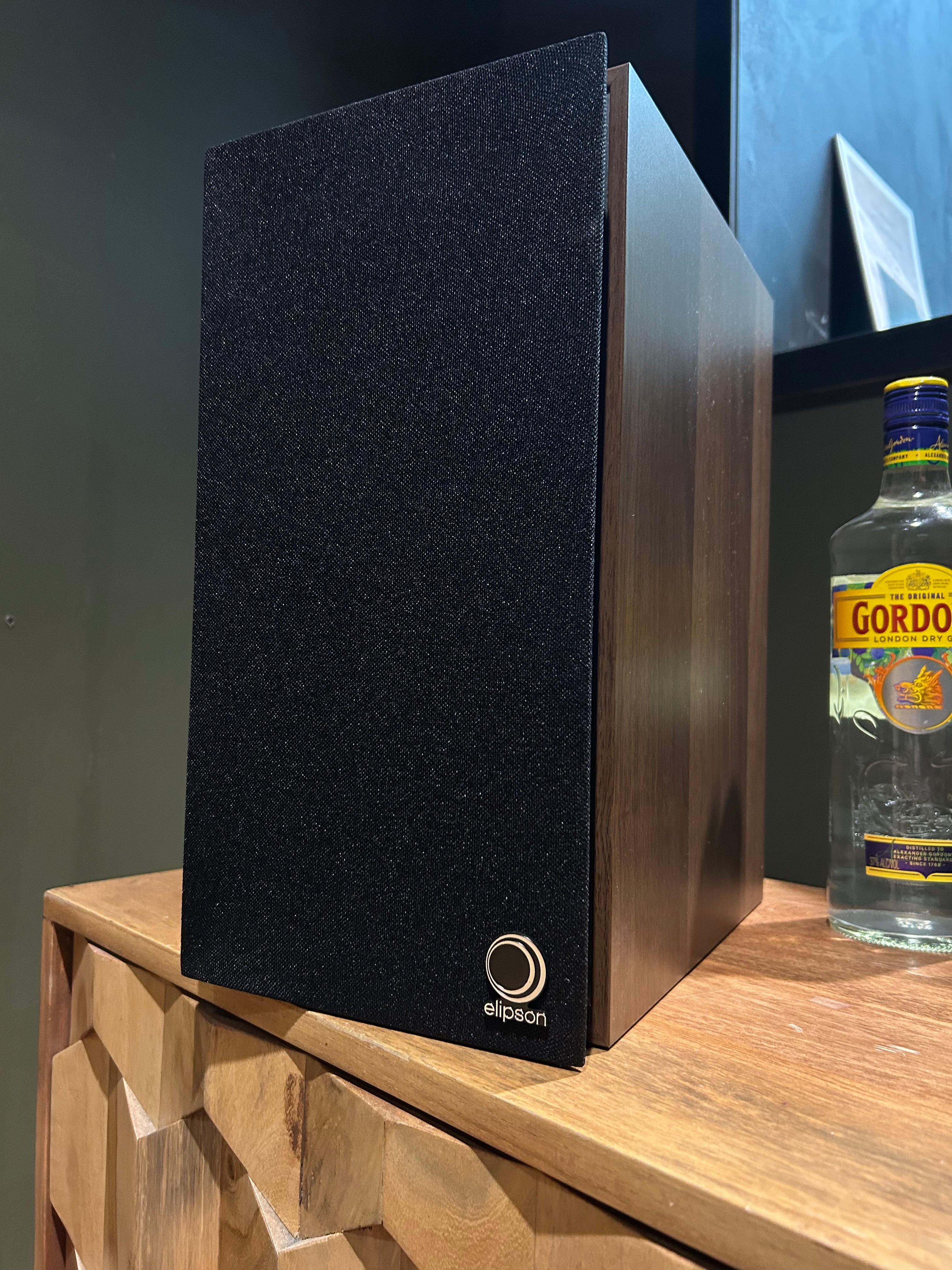 The Upper Elipson Turntable Pack