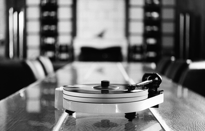 ProJect RPM 5 Carbon Turntable with Ortofon 2M Bronze Cartridge in Gloss White, lifestyle image