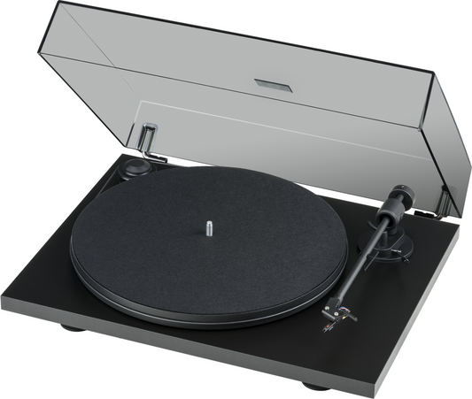 ProJect Primary E Turntable with OM Cartridge in black with cover
