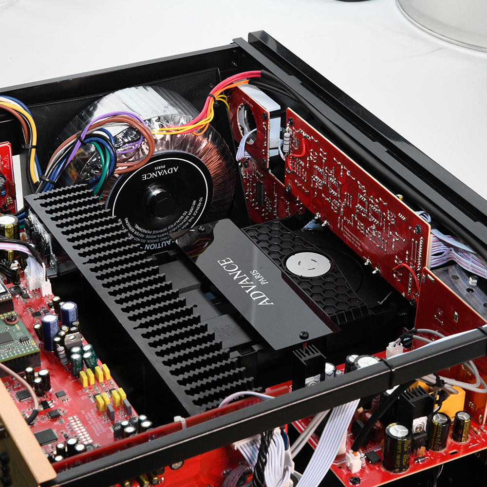 The Advance Paris MyConnect 150 is an audiophile “All-in-One” with a toroidal transformer for the power supply and many features such as streaming, CD, FM / DAB radio. Internal Image