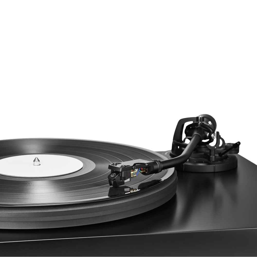 Audio Technica AT-LP7X  Belt Drive Turntable, in action