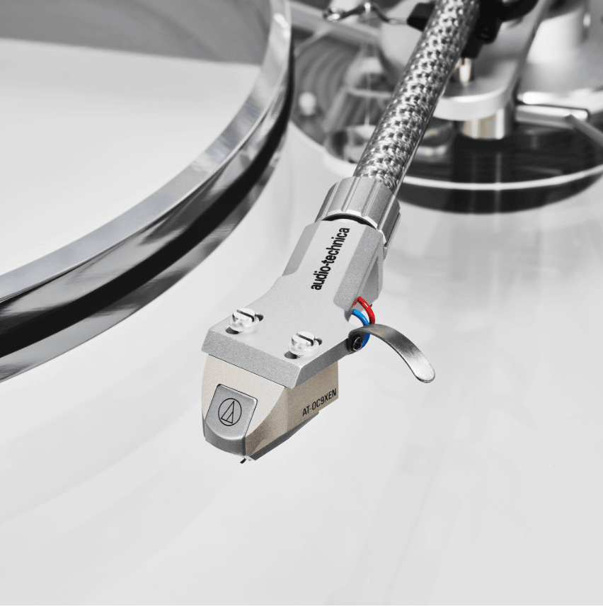 Audio Technica AT-LPA2 Belt Driven Turntable, cartridge closeup