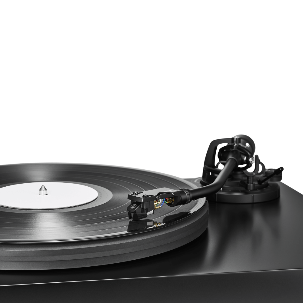 Audio Technica AT-LP7X  Belt Drive Turntable, in action