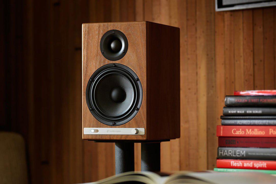 Audioengine HD6 Powered Bluetooth Speakers WALNUT Vinyl Revival