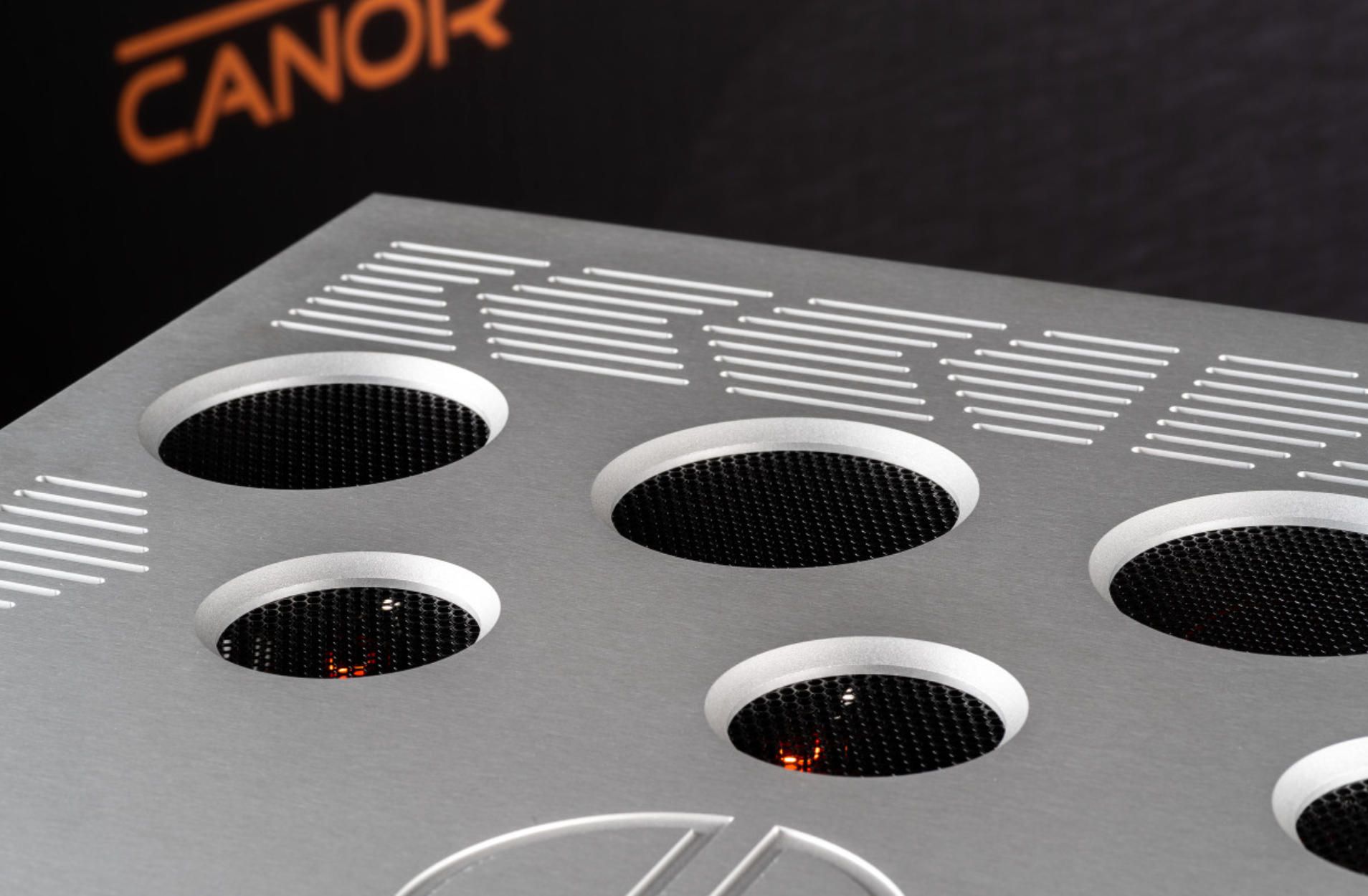Canor Virtus M1 Vacuum Tube Power Amplifier in Silver. Closeup of top