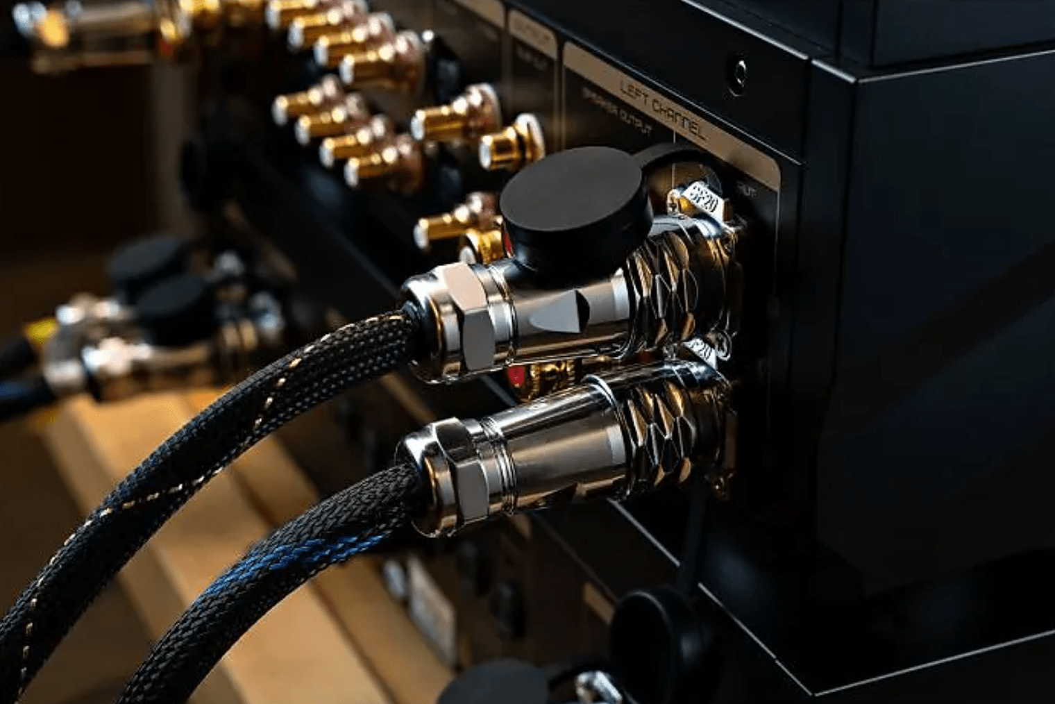 Cayin Pearl 30i 30th Anniversary Tube Amplifier, power cables up close