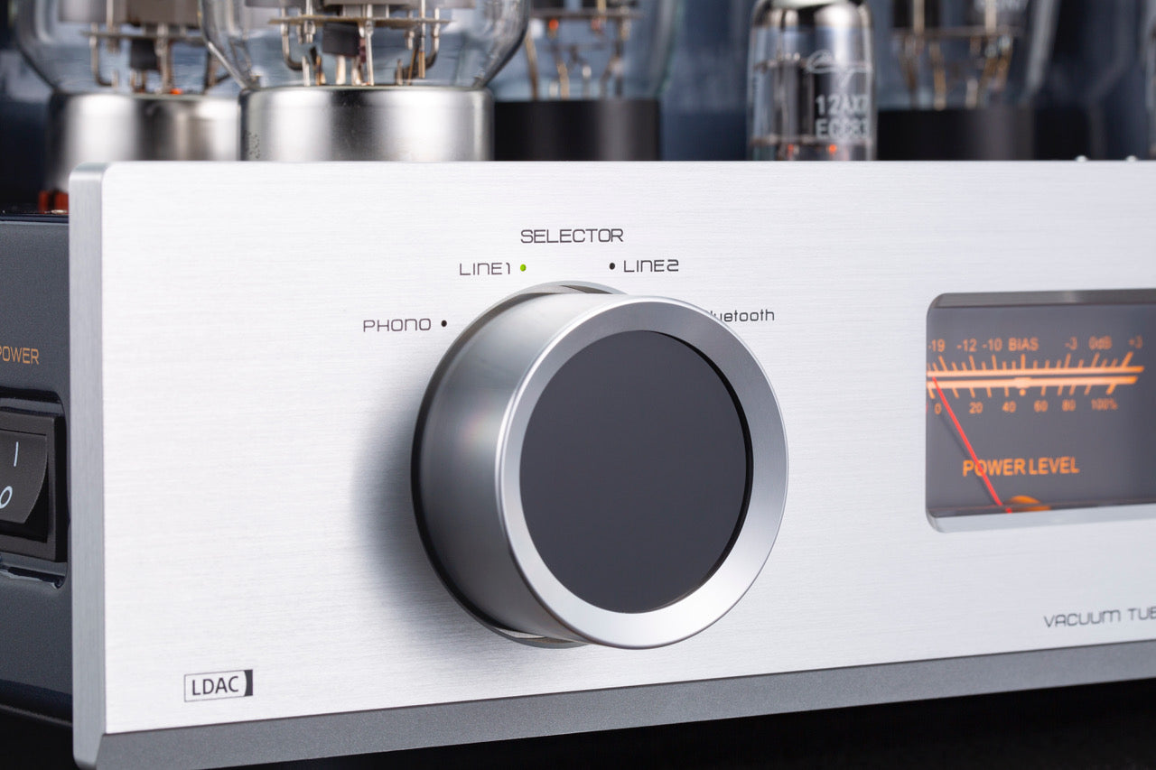 Cayin Jazz 90 Tube Integrated Amplifier in Silver, closeup  of dial