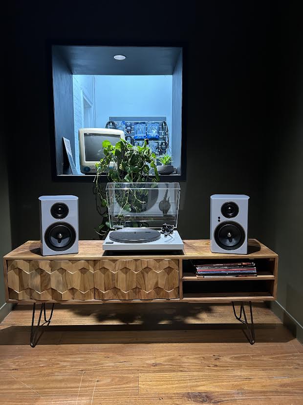 The Greyscale Greatness Turntable Pack