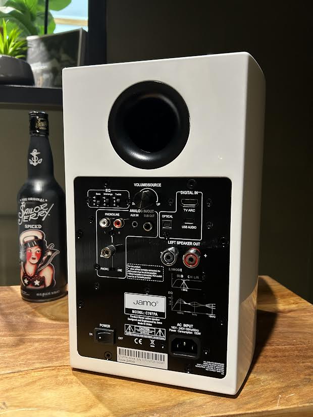 The Jamo Jammer Turntable Pack