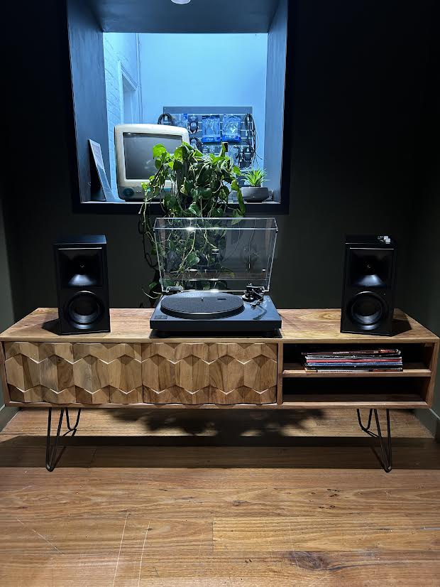 The Klipschnics Turntable Pack