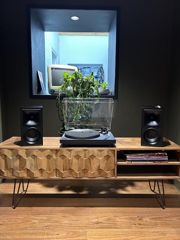 The Klipschnics Turntable Pack