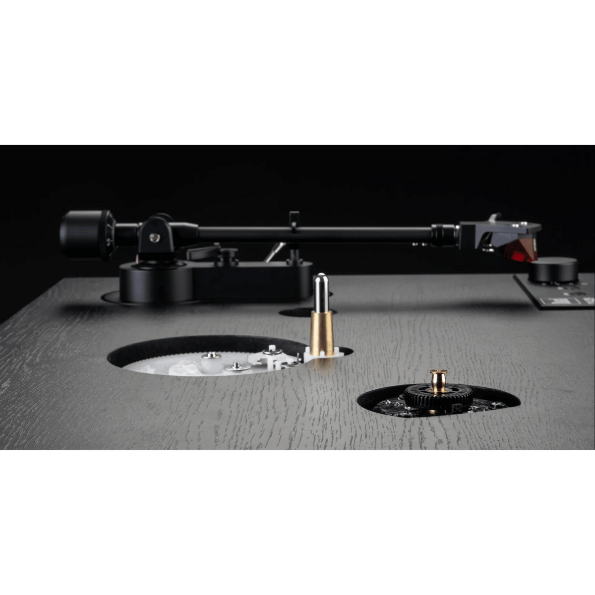 Dual CS-429 Automatic Turntable in Blackwood, under the hood