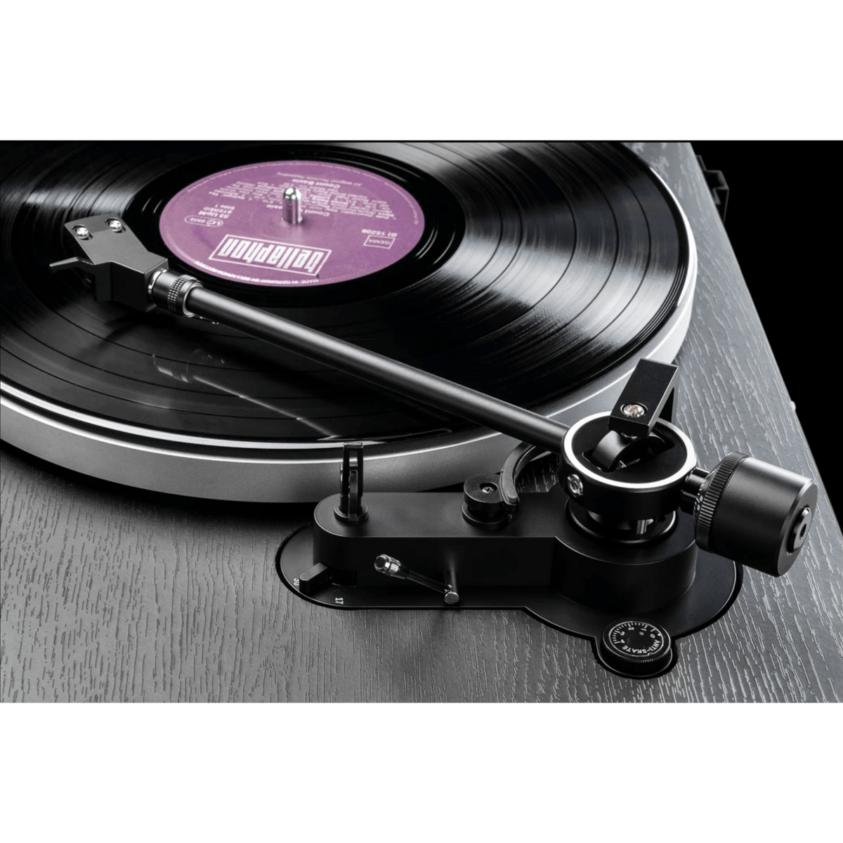 Dual CS-529 BT Automatic Turntable in Blackwood, counterweight 