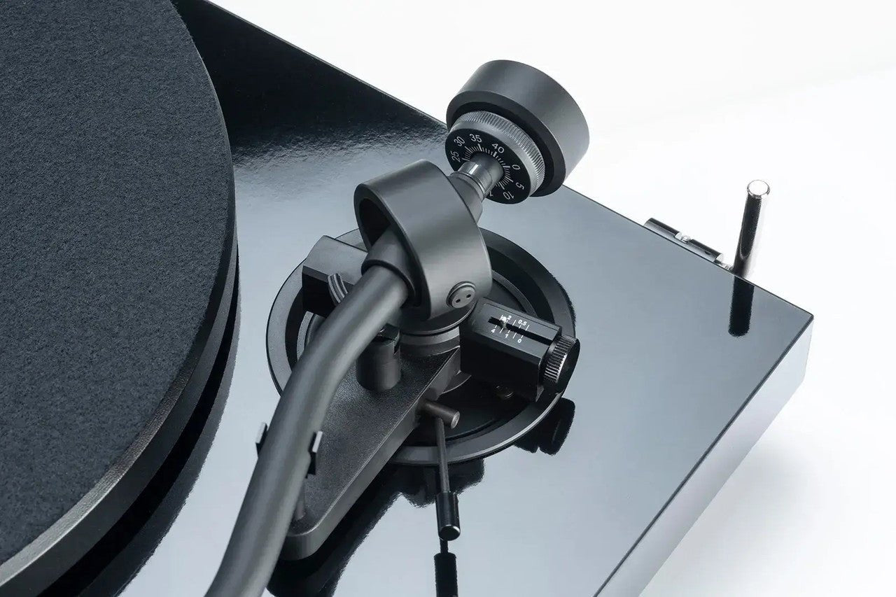 Encel S Turntable with Ortofon 2M Red Cartridge, counterbalance closeup