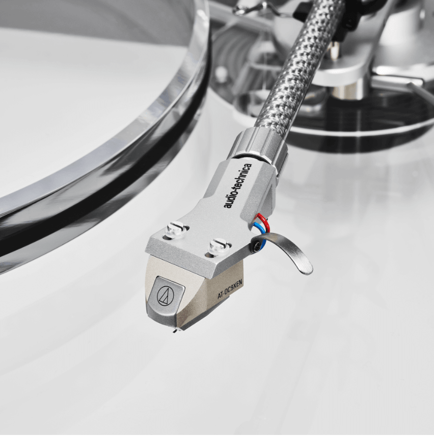 Audio Technica AT-LPA2 Turntable, cartridge closeup