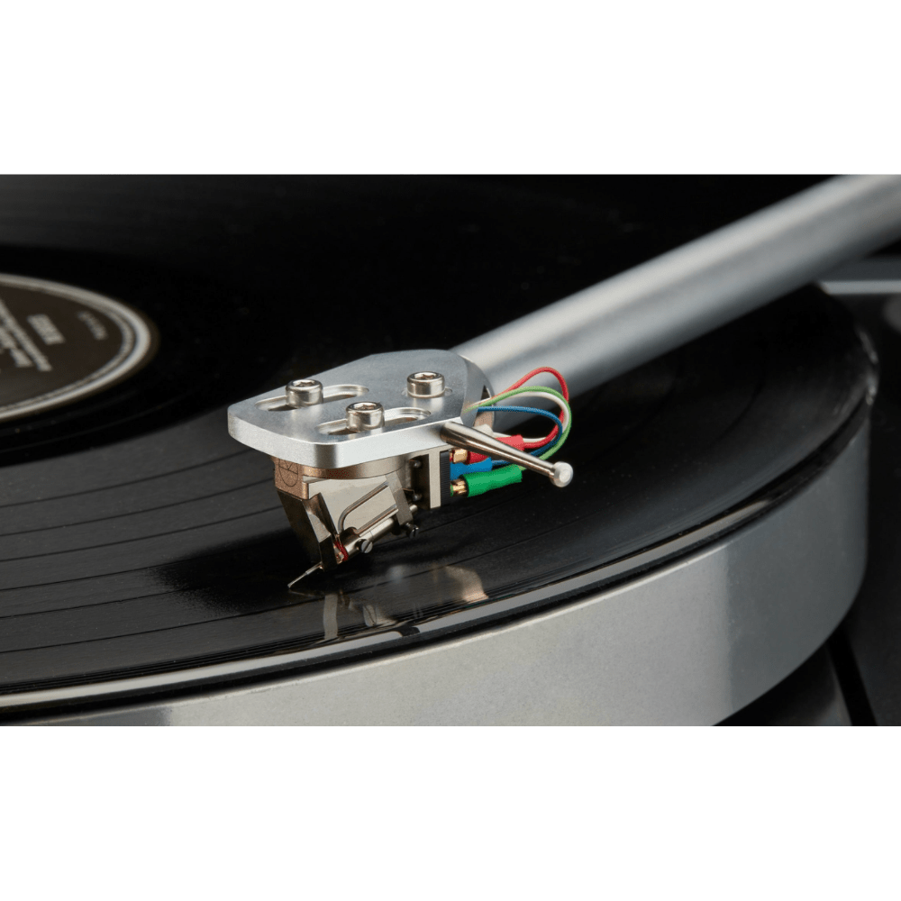 LINN Kendo Moving Coil Cartridge on vinyl
