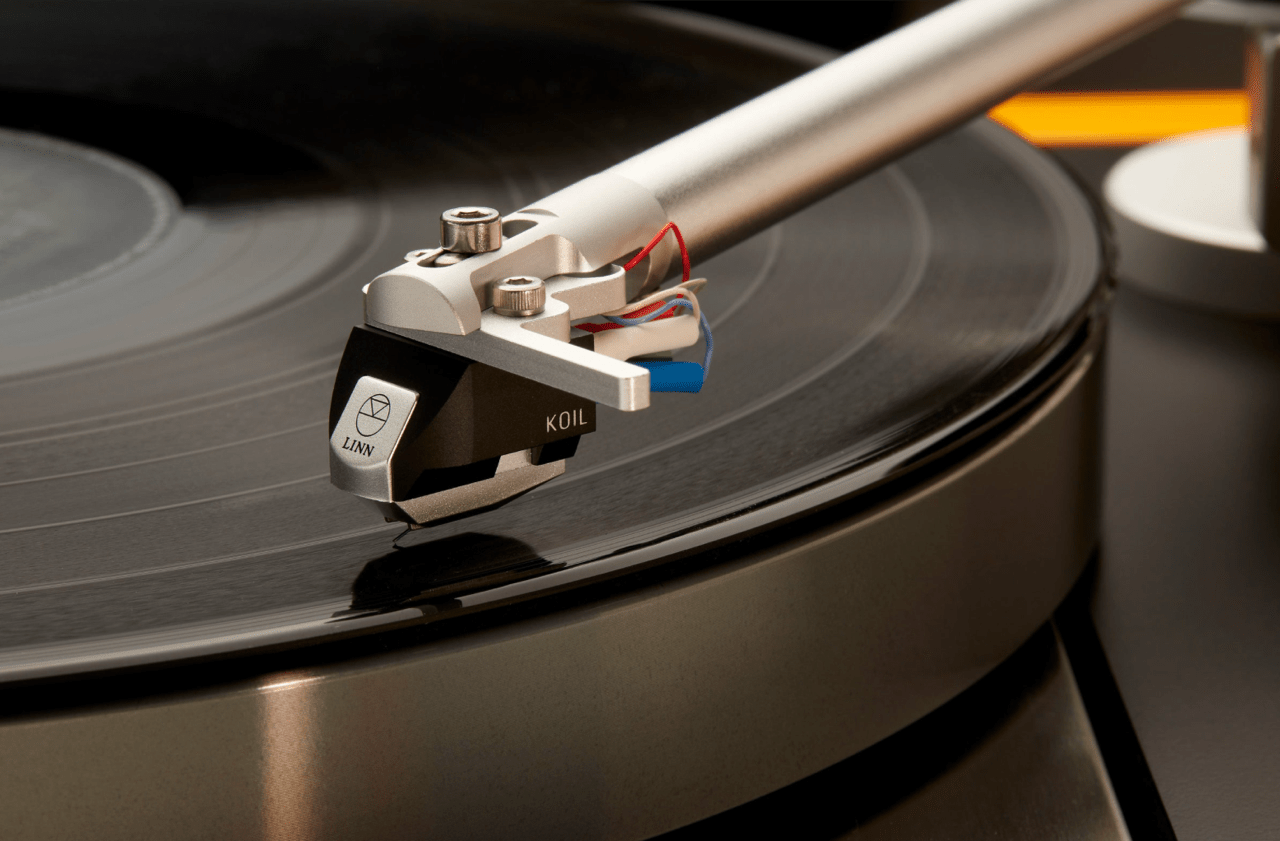 Linn Koil Moving Coil Cartridge in use on vinyl

