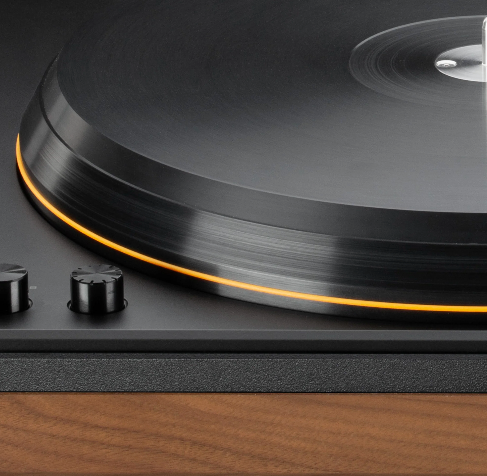 Mobile Fidelity (MoFi Electronics) MasterDeck Turntable, with pre-fitted UltraGold MC cartridge. Image shows Aluminium X Delrin® Hybrid Platter