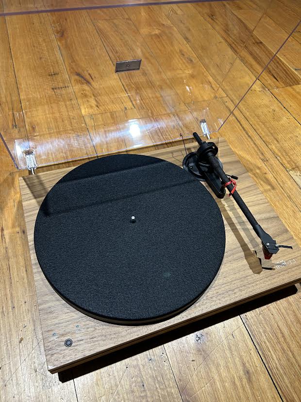 Music Hall MMF 3.3 Turntable - WalnutTurntablesMusic HallVinyl Revival