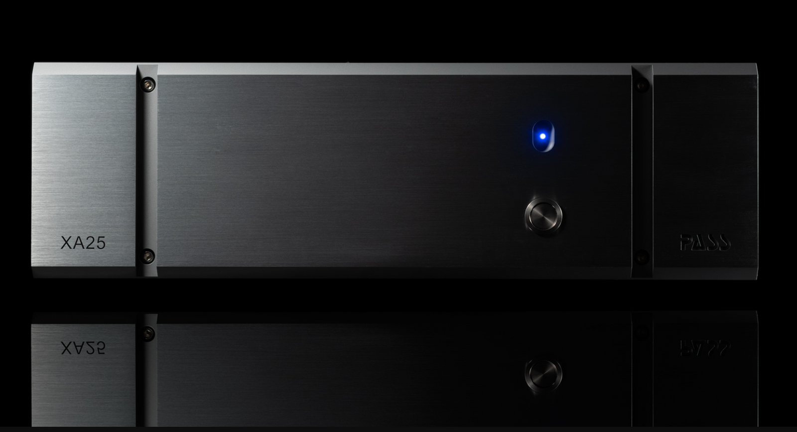 Pass Labs XA25 Stereo Amplifier, silver front