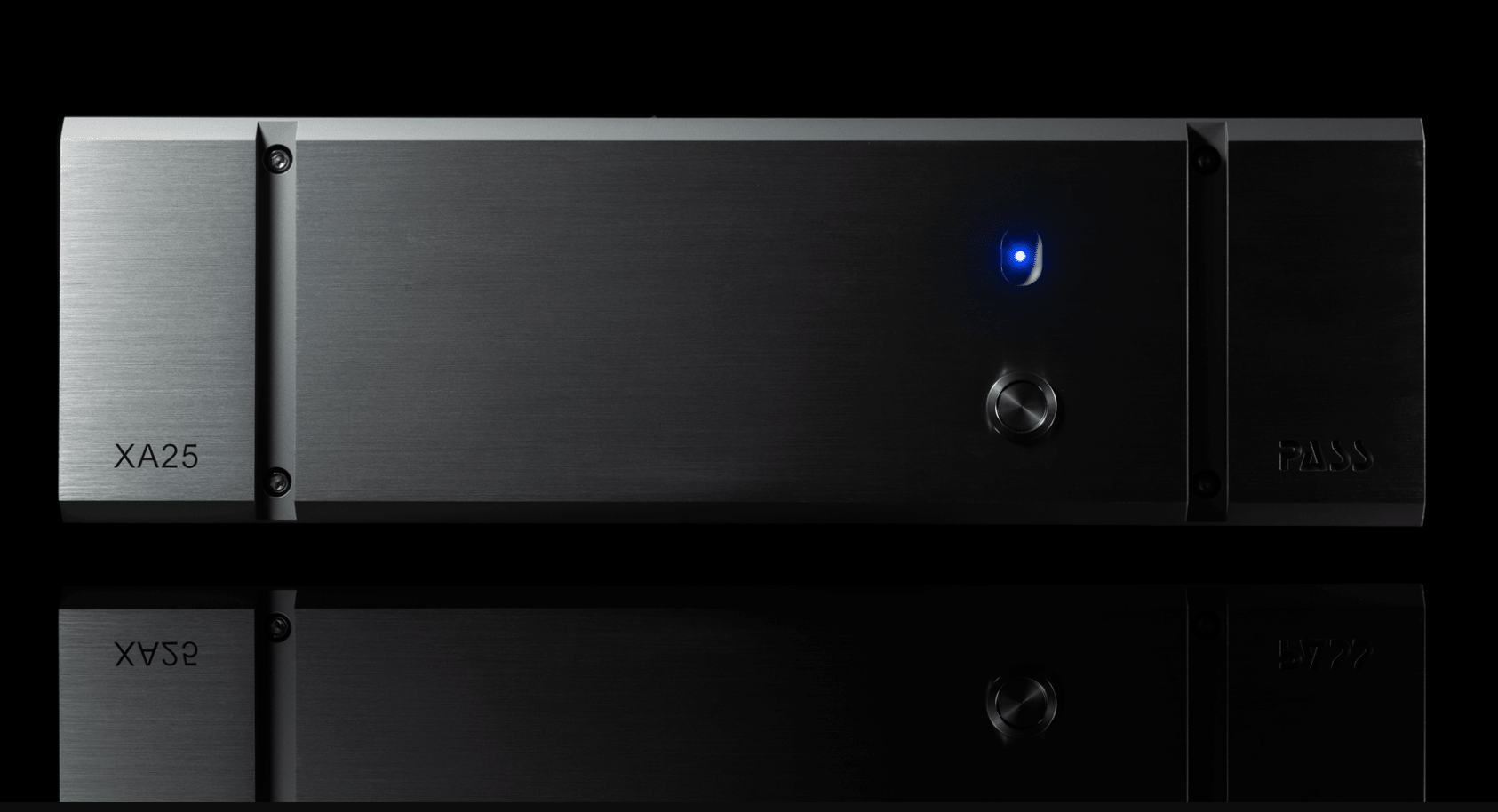 Pass Labs XA25 Stereo Amplifier, silver front
