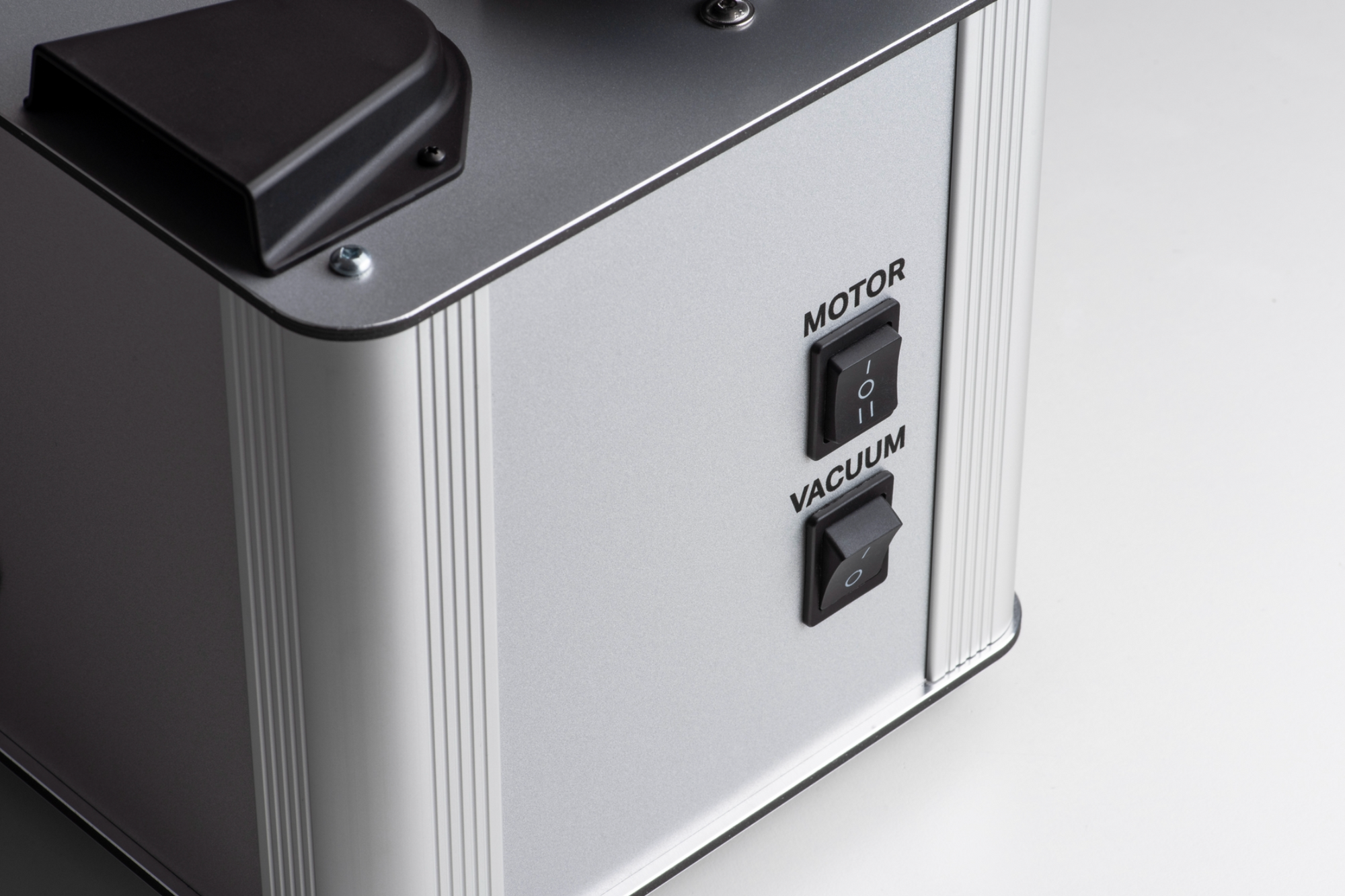 ProJect VC-E2 Premium Record Cleaning Machine for Vinyl and Shellac Records close up image of switches