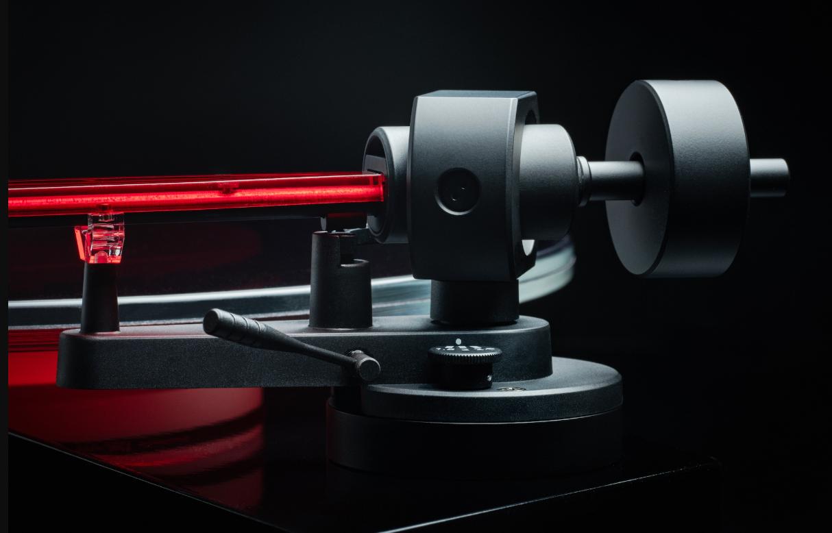 ProJect AC/DC Special Edition Turntable with Ortofon Red Cartridge, closeup of counter balance