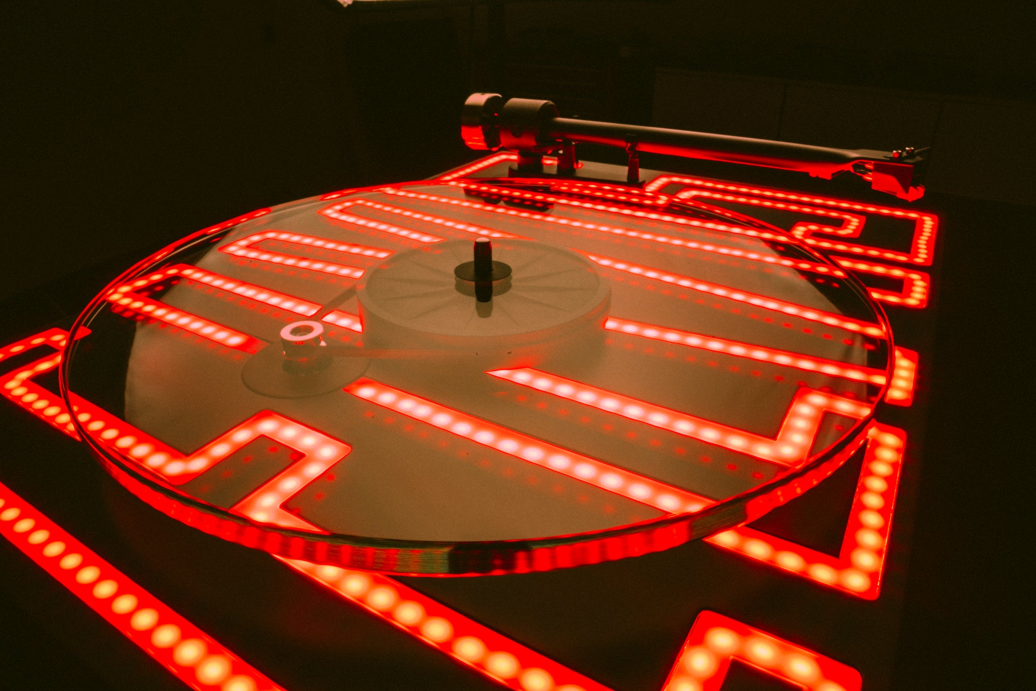 ProJect Elvis Special Edition Turntable with Sumiko Rainier Cartridge - hero