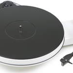 ProJect RPM 3 Carbon Turntable with Ortofon 2M Silver Cartridge in gloss white