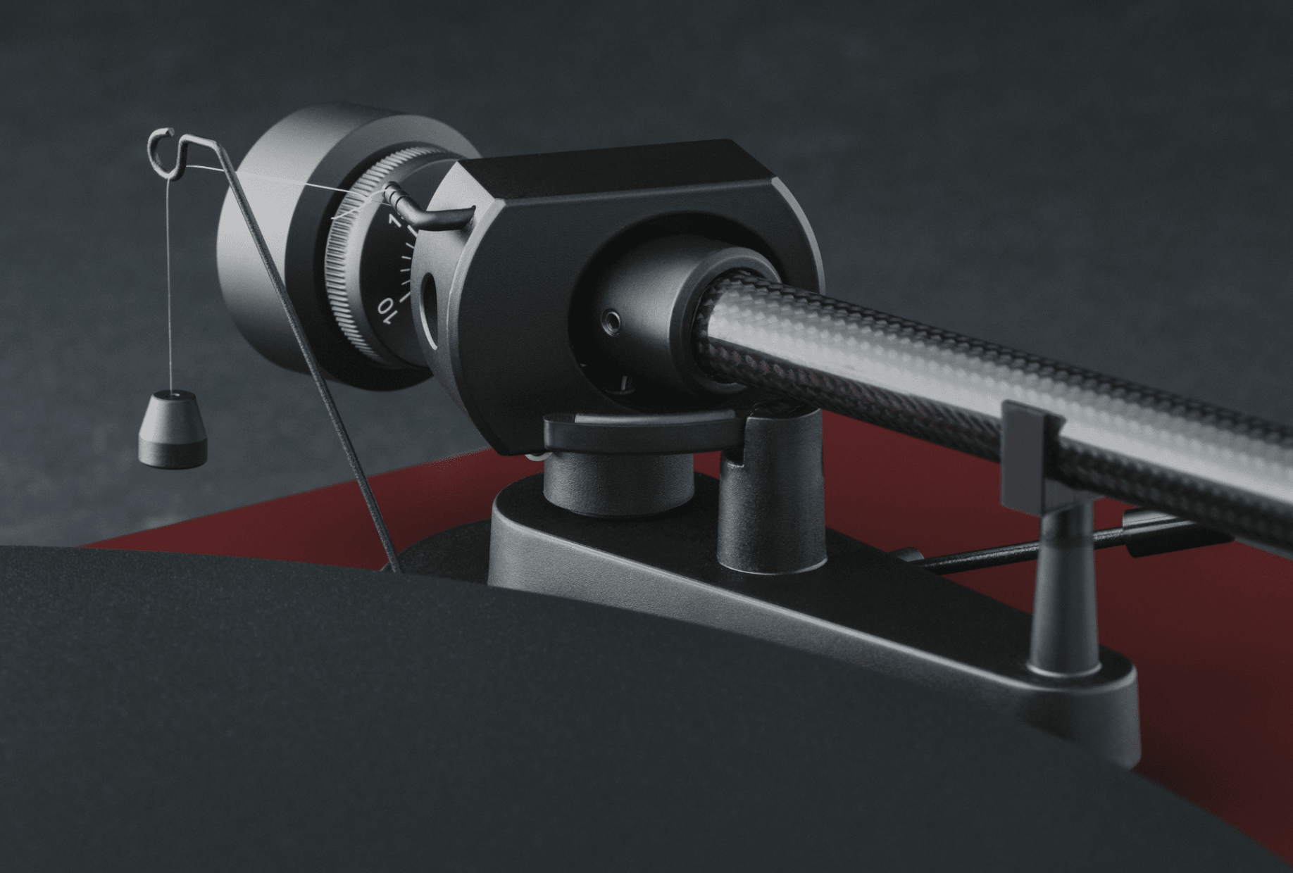 ProJect Debut EVO 2 Turntable with Pick It MM Cartridge, counterweight closeup