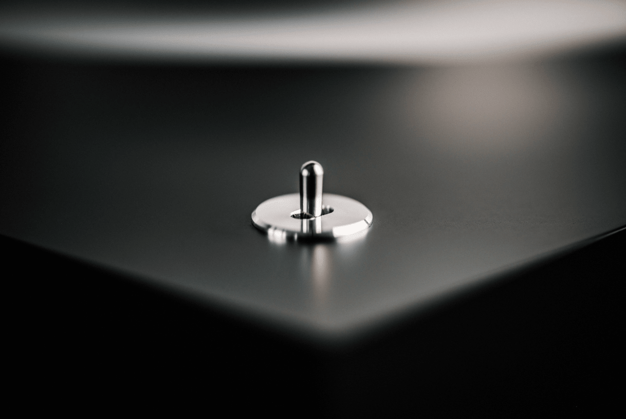 ProJect Debut Reference 10 Turntable with Pick it PRO B Cartridge speed control closeup
